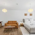 2 Unique In The Historic Center By Betterstay Apartament Straubing