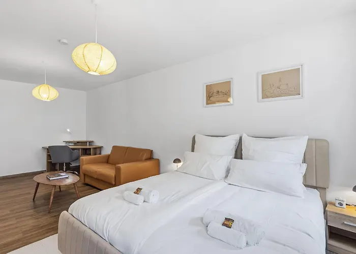 Betterstay For 6 People I 97m2 I Netflix I Kitchen Straubing