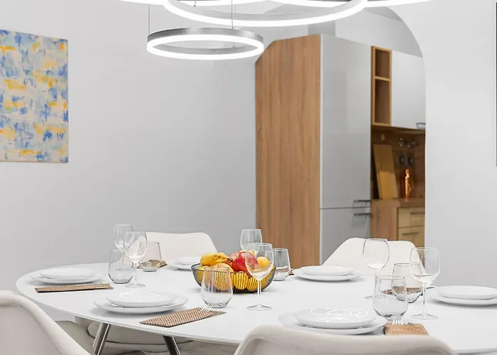 Betterstay For 6 People I 97m2 I Netflix I Kitchen * Straubing