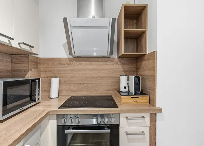 Betterstay For 6 People I 97m2 I Netflix I Kitchen
