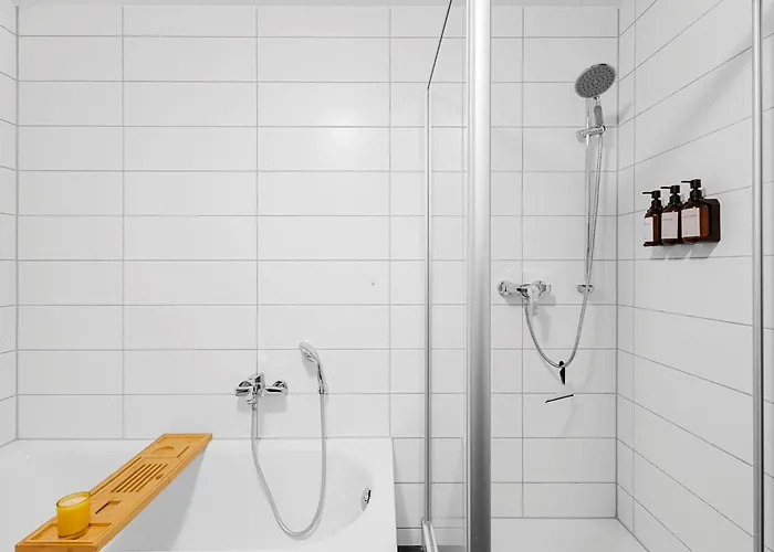 Betterstay For 6 People I 97m2 I Netflix I Kitchen Appartamento